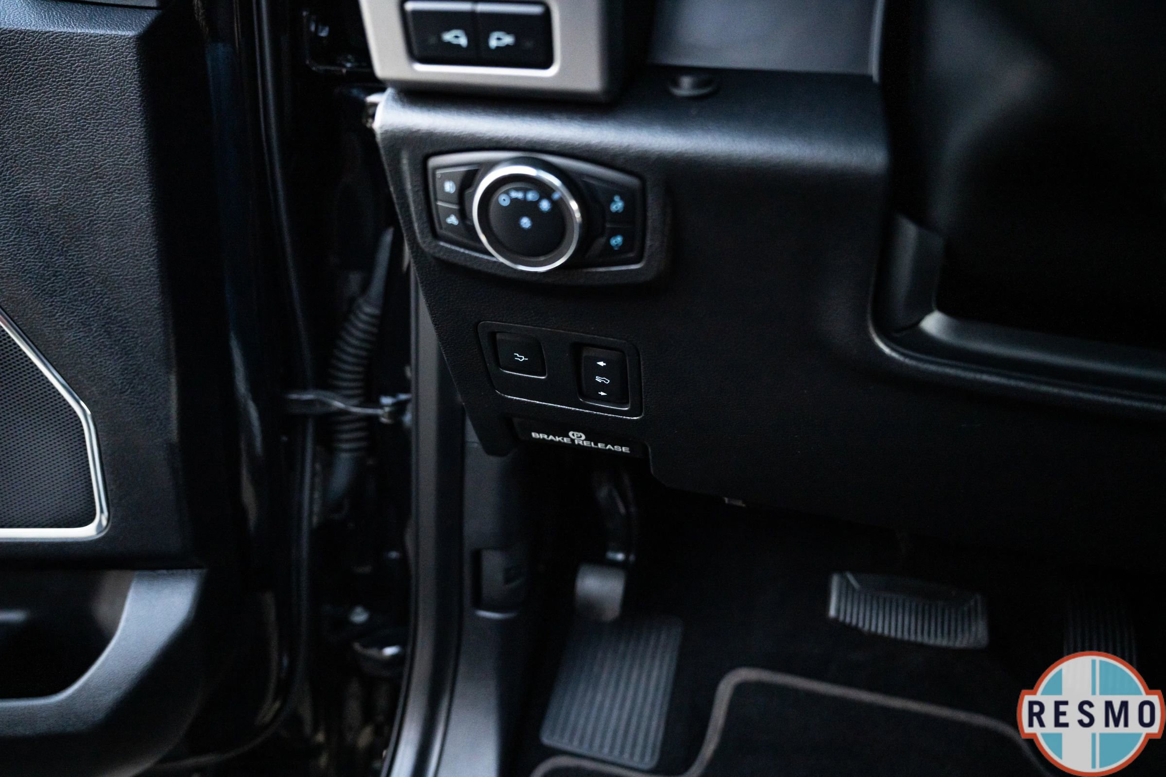 Used 2020 Ford F350 Platinum w/ Tremor Off-Road Package image 31