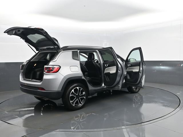 Used 2022 Jeep Compass Limited AWD/4WD image 30