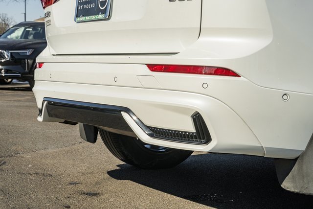 Certified 2024 Volvo XC60 B5 Plus w/ Climate Package image 7