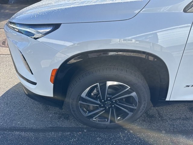 New 2026 Buick Enclave Sport Touring w/ Power Package image 4