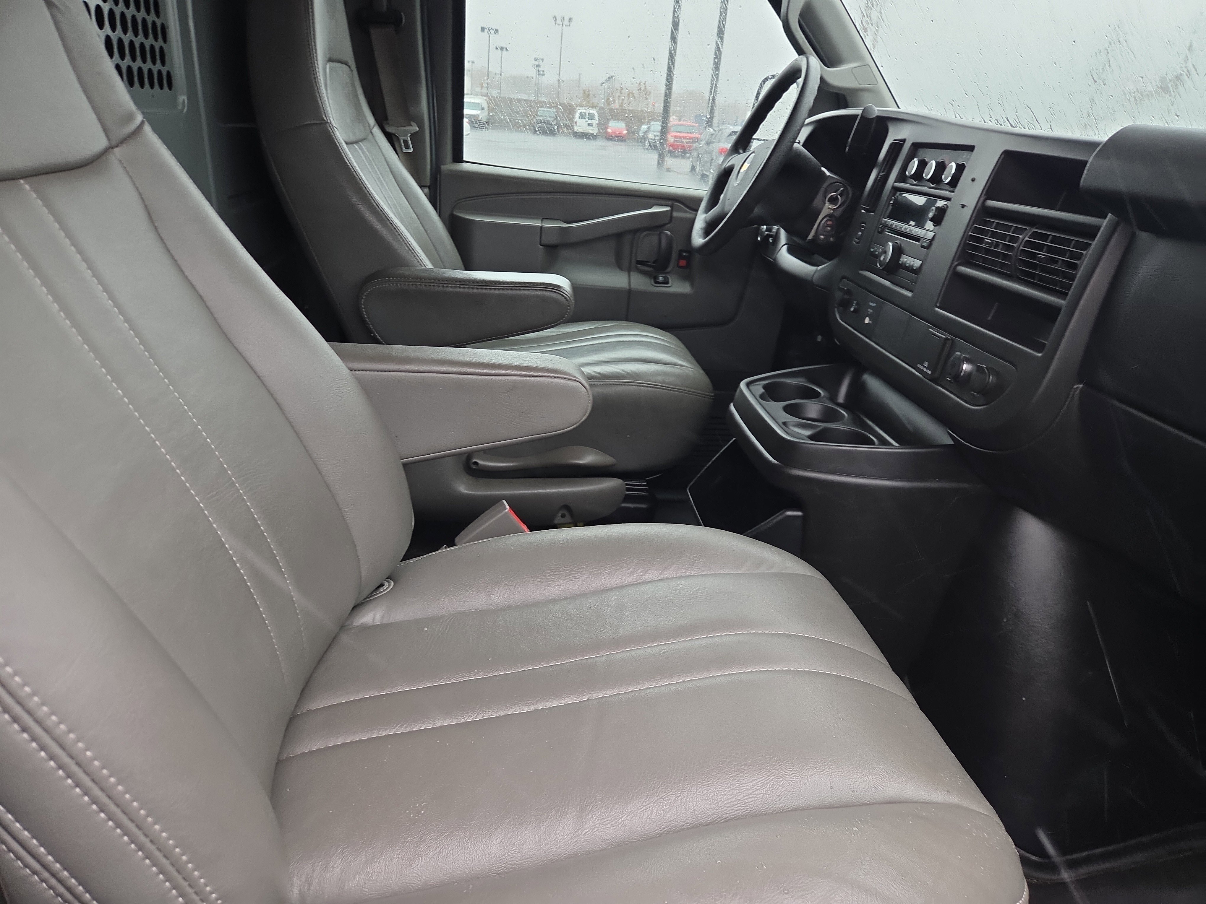 Used 2017 Chevrolet Express 2500 image 14