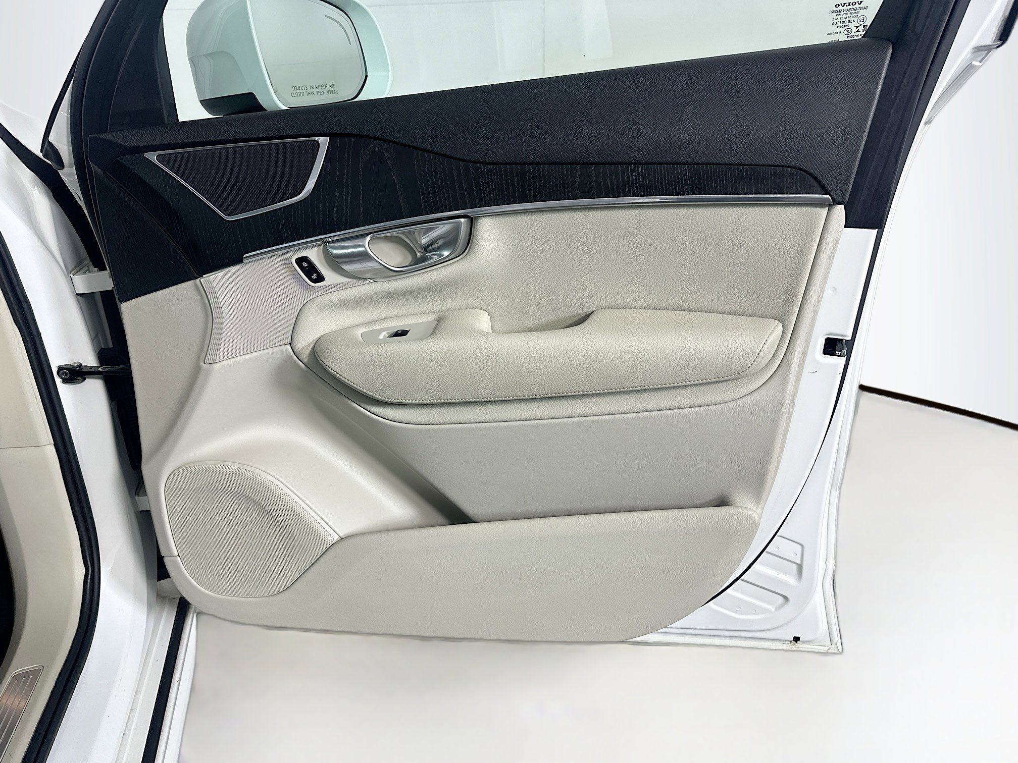 Used 2020 Volvo XC90 T5 Momentum FWD image 36