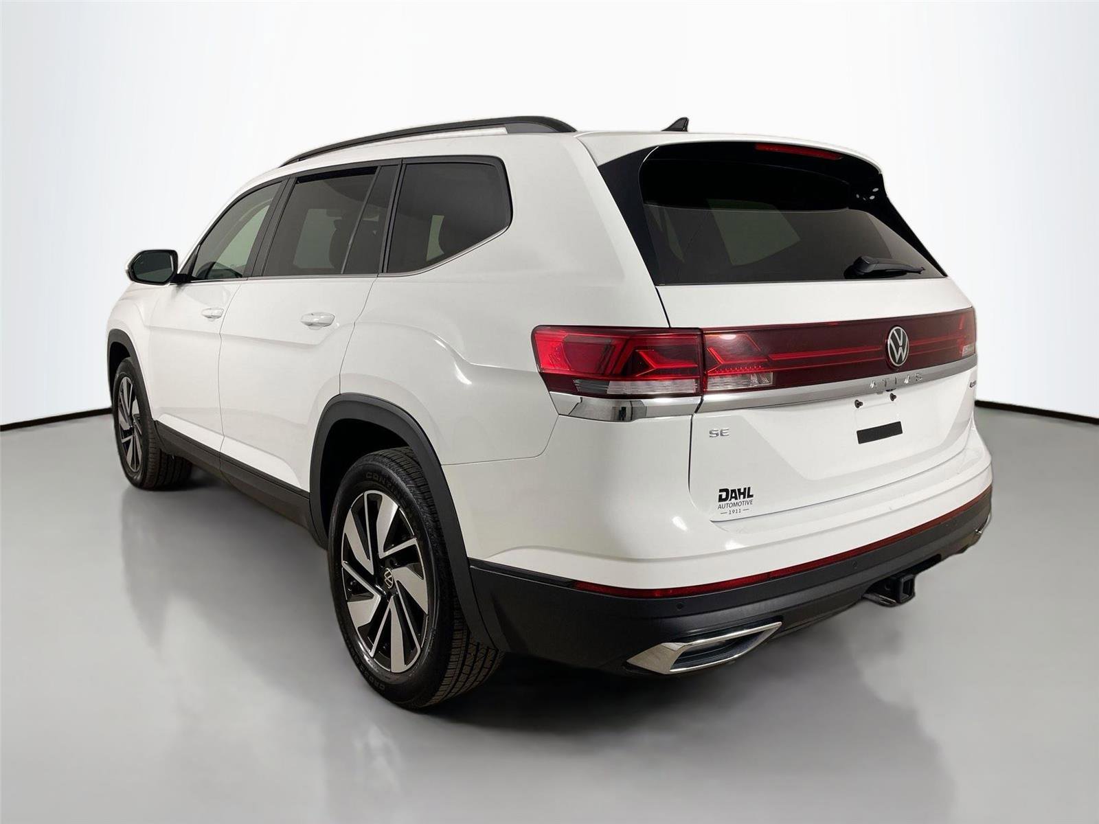 Used 2024 Volkswagen Atlas SE image 5