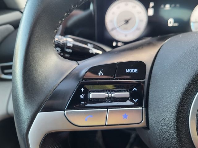 Used 2025 Hyundai Elantra Limited image 24