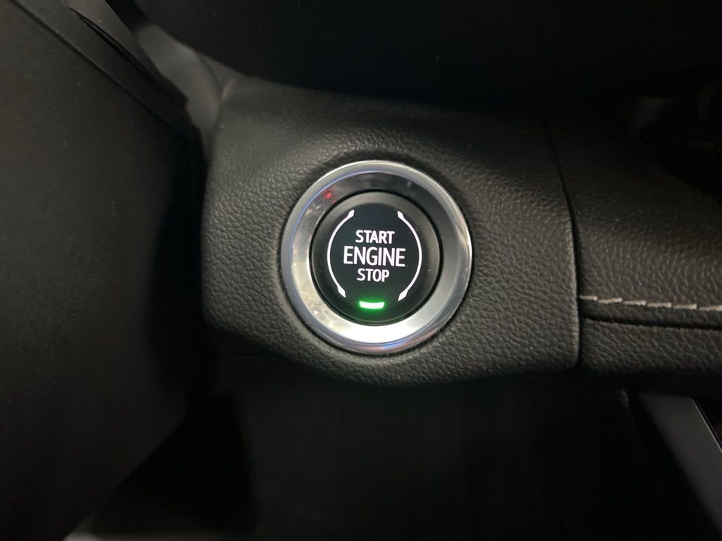 Used 2022 Buick Envision Essence w/ Technology Package I FWD image 15