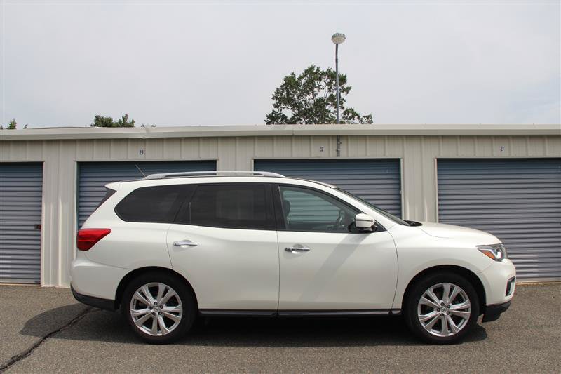 Used 2018 Nissan Pathfinder SL w/ SL Premium Package AWD/4WD image 8