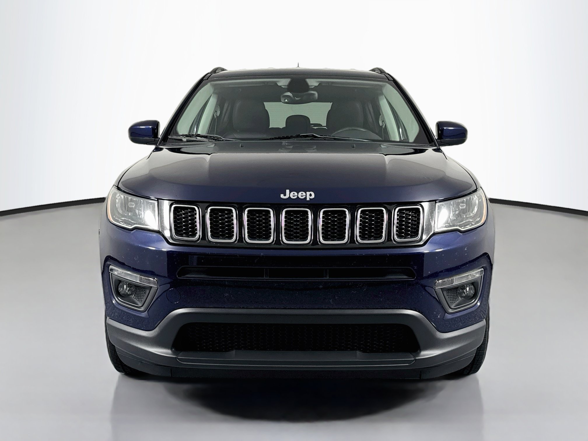 Used 2018 Jeep Compass Latitude w/ Popular Equipment Group AWD/4WD image 2
