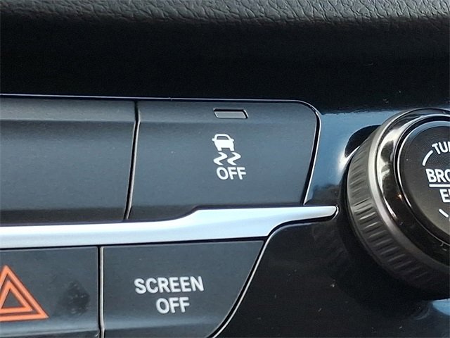 Used 2023 Chrysler Voyager LX image 25