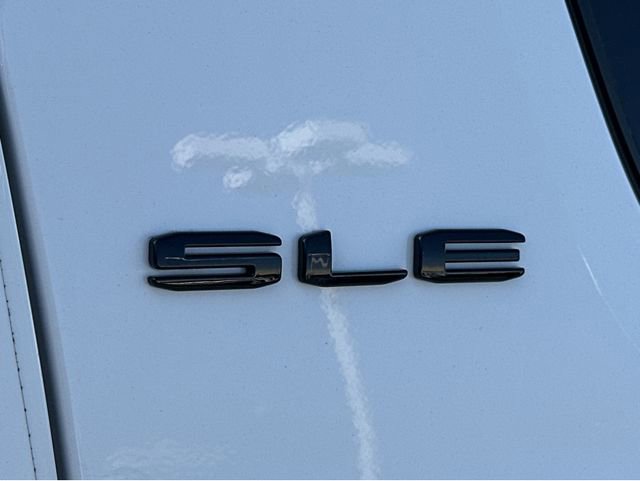 Certified 2023 GMC Acadia SLE w/ Elevation Edition FWD image 9