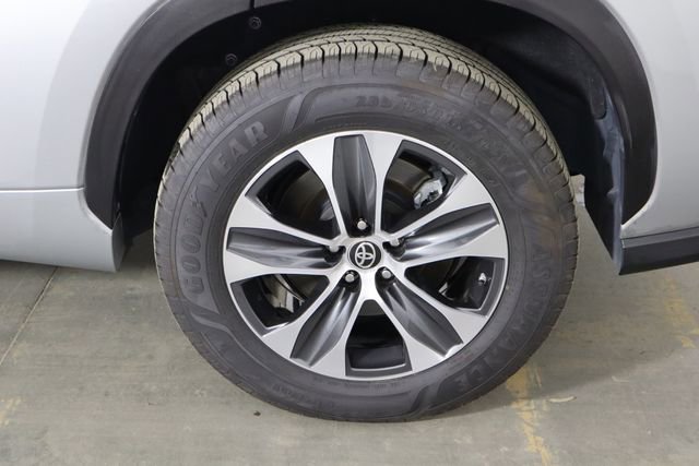 Used 2021 Toyota Highlander XLE image 41