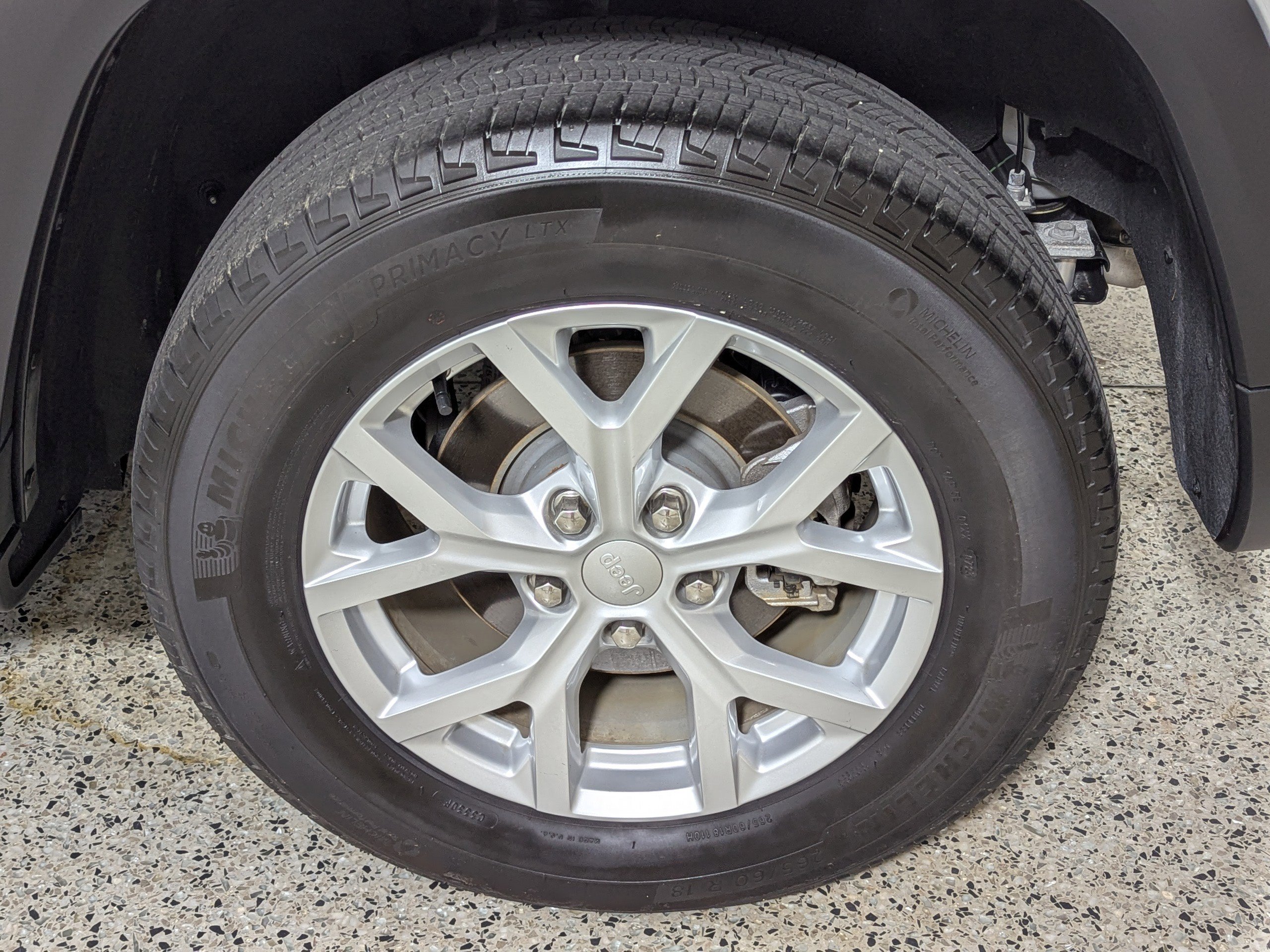 Used 2023 Jeep Grand Cherokee Limited w/ Luxury Tech Group II RWD image 26