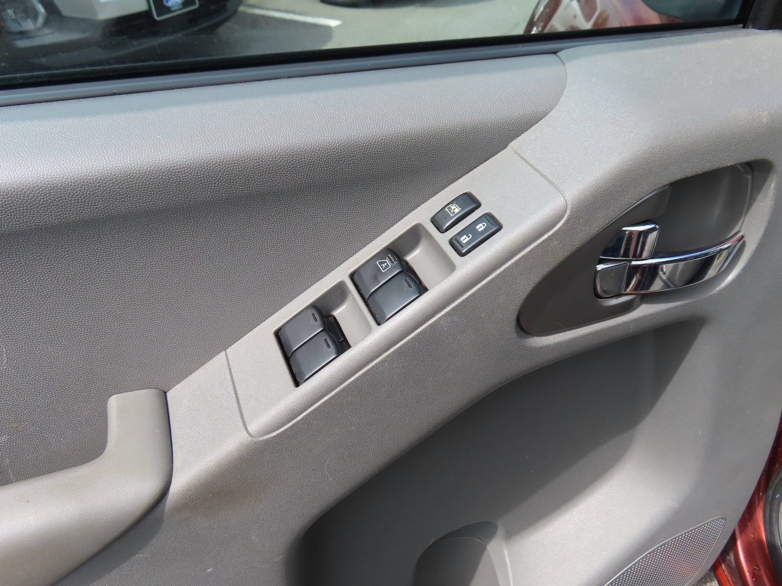 Used 2016 Nissan Frontier SV AWD/4WD image 11