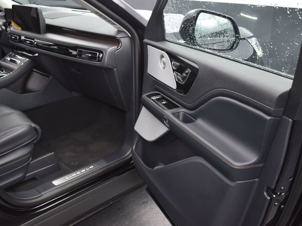 New 2026 Lincoln Aviator Reserve image 17