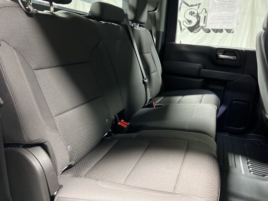 Used 2025 Chevrolet Silverado 3500 W/T image 13