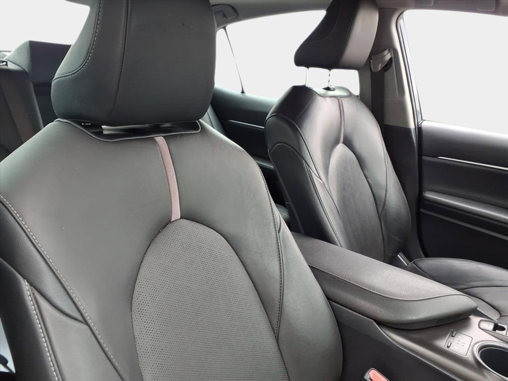 Used 2021 Toyota Camry XSE image 19