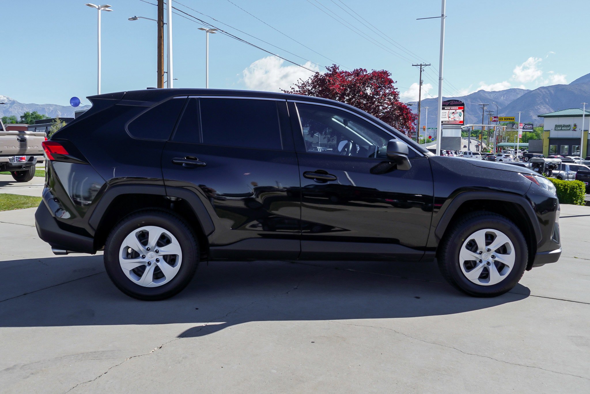 Certified 2024 Toyota RAV4 LE AWD/4WD image 9