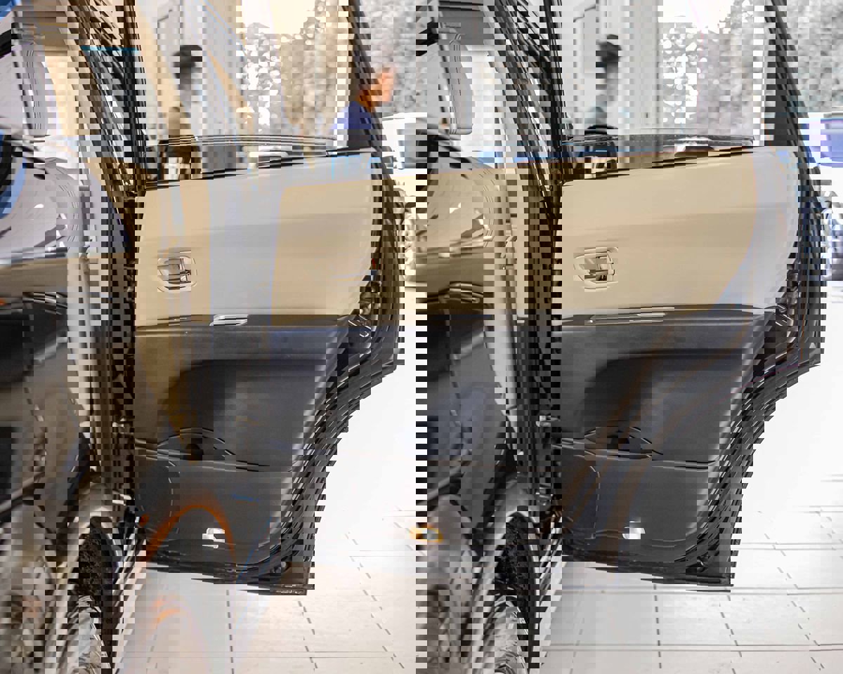 Used 2010 Subaru Tribeca Limited image 42