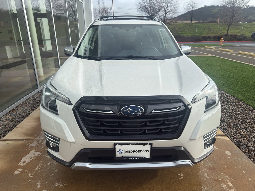 Used 2023 Subaru Forester Touring image 2