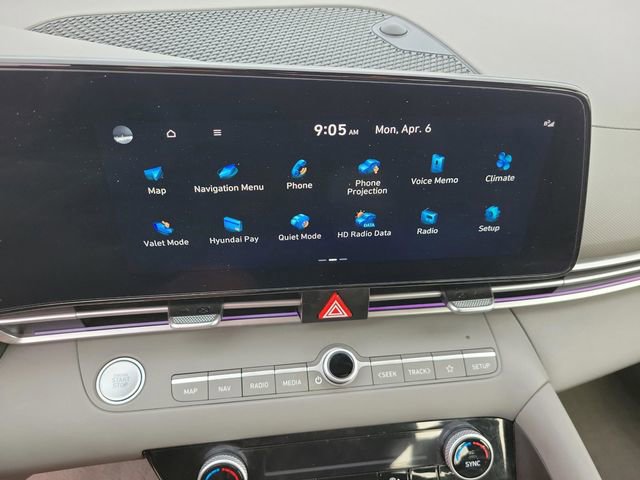 Used 2024 Hyundai Elantra SEL image 20