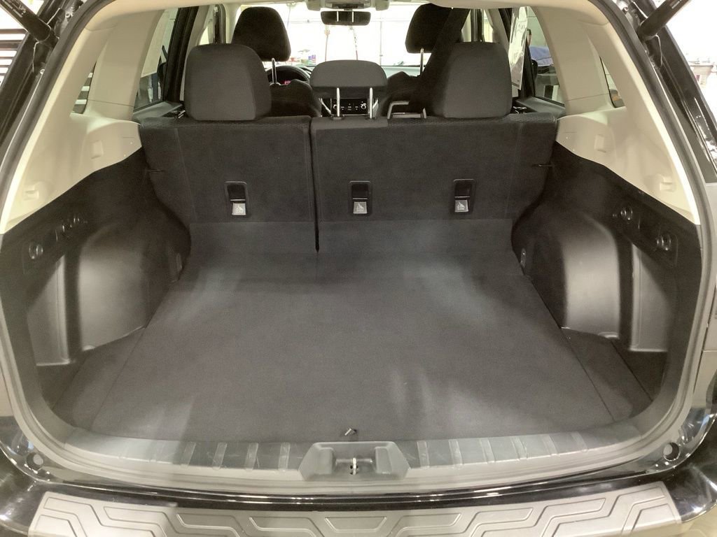Used 2020 Subaru Forester Premium image 14