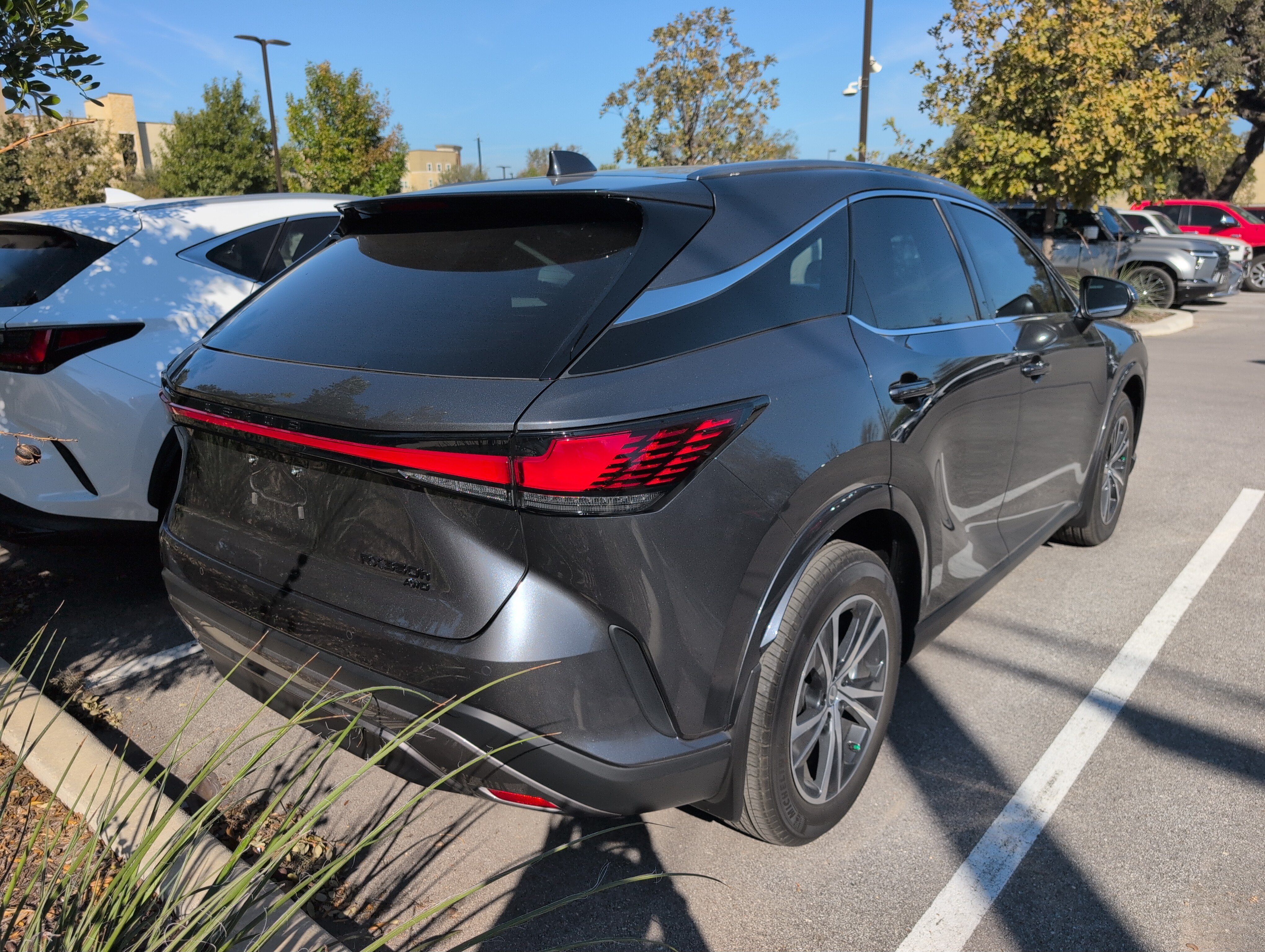 Used 2026 Lexus RX 350h w/ Convenience Package AWD/4WD image 3