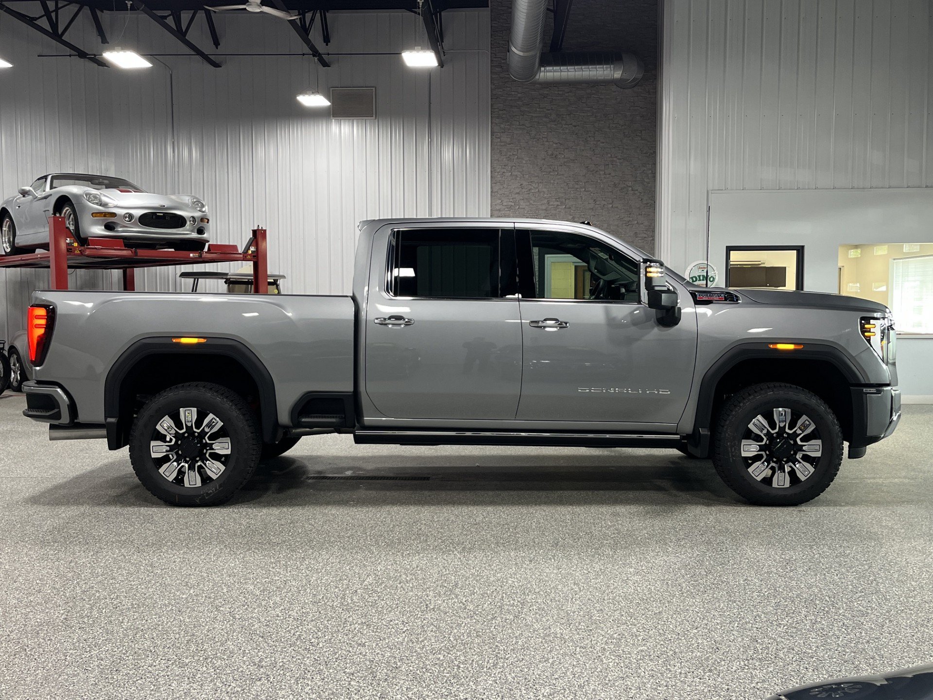 New 2026 GMC Sierra 2500 Denali w/ Denali Reserve Package AWD/4WD image 7