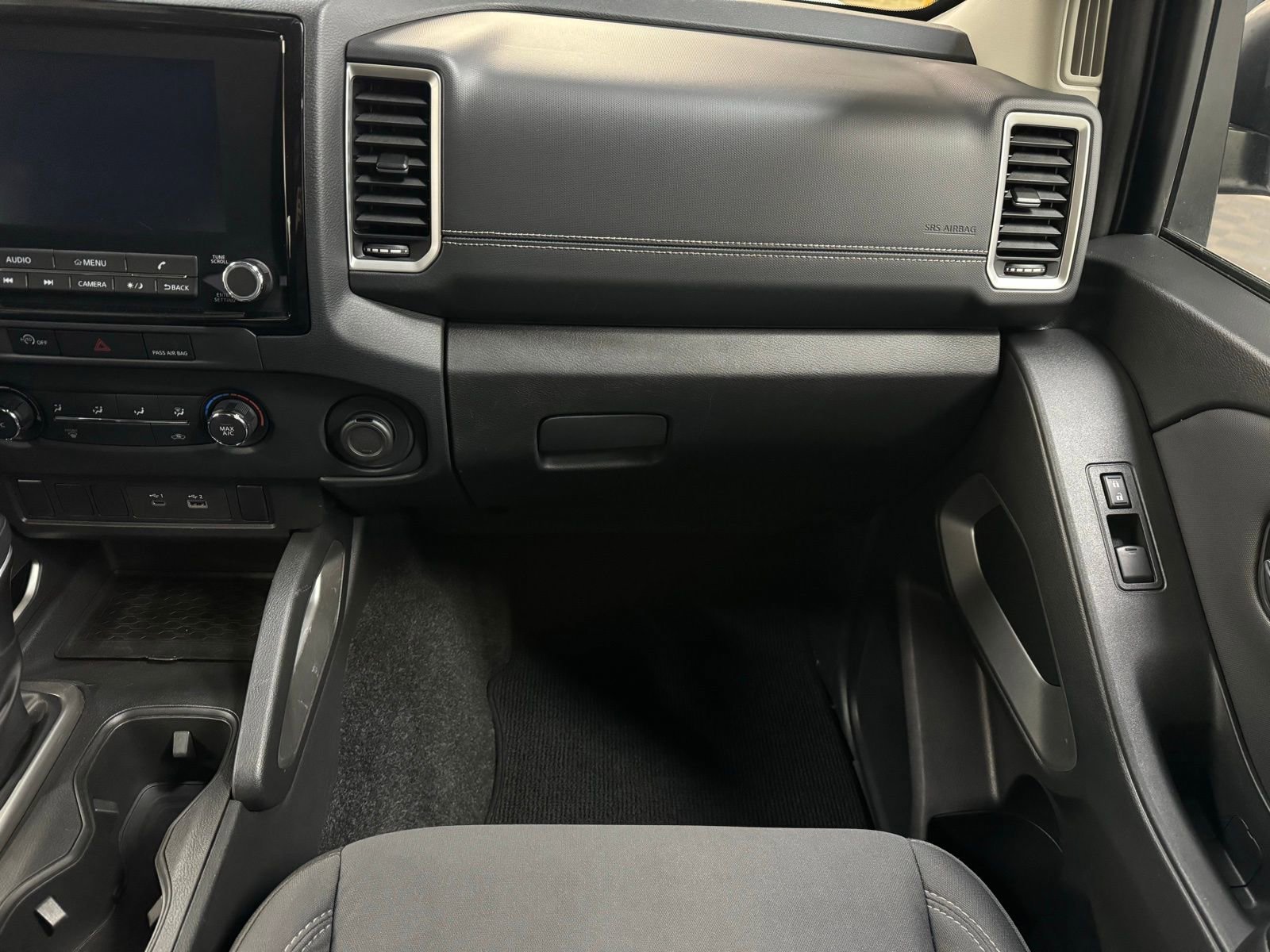 Used 2023 Nissan Frontier SV image 14