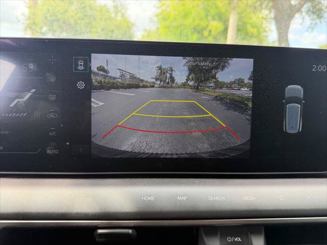 Used 2024 Kia EV9 Light Long Range RWD image 28