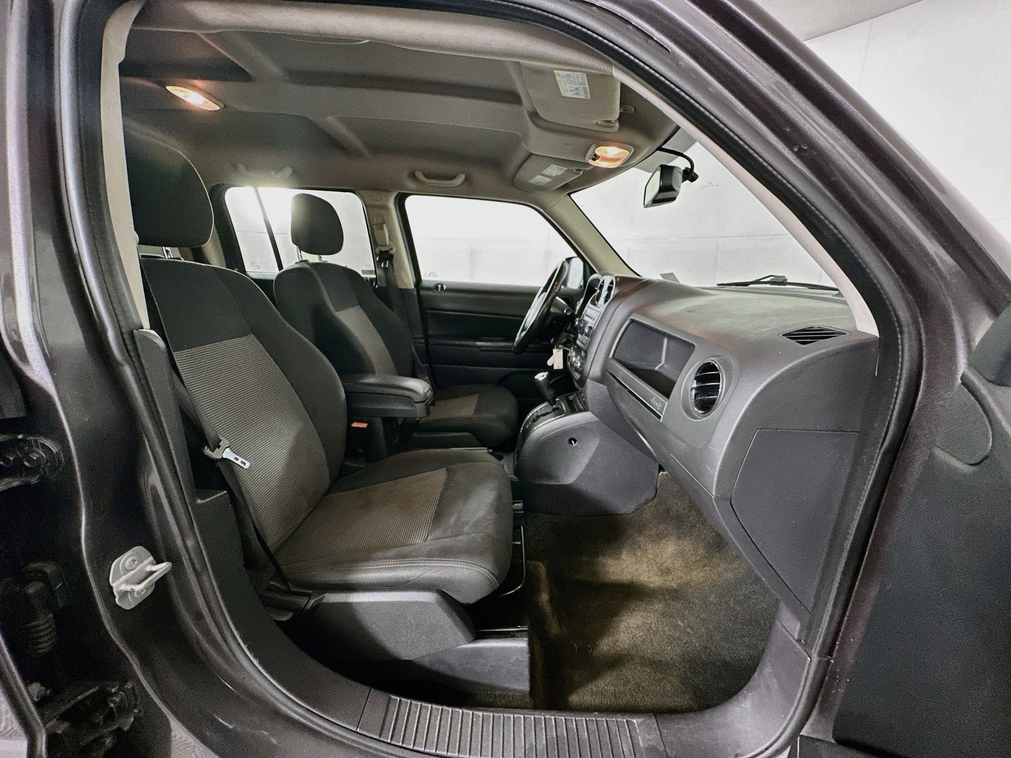 Used 2017 Jeep Patriot Latitude FWD image 26