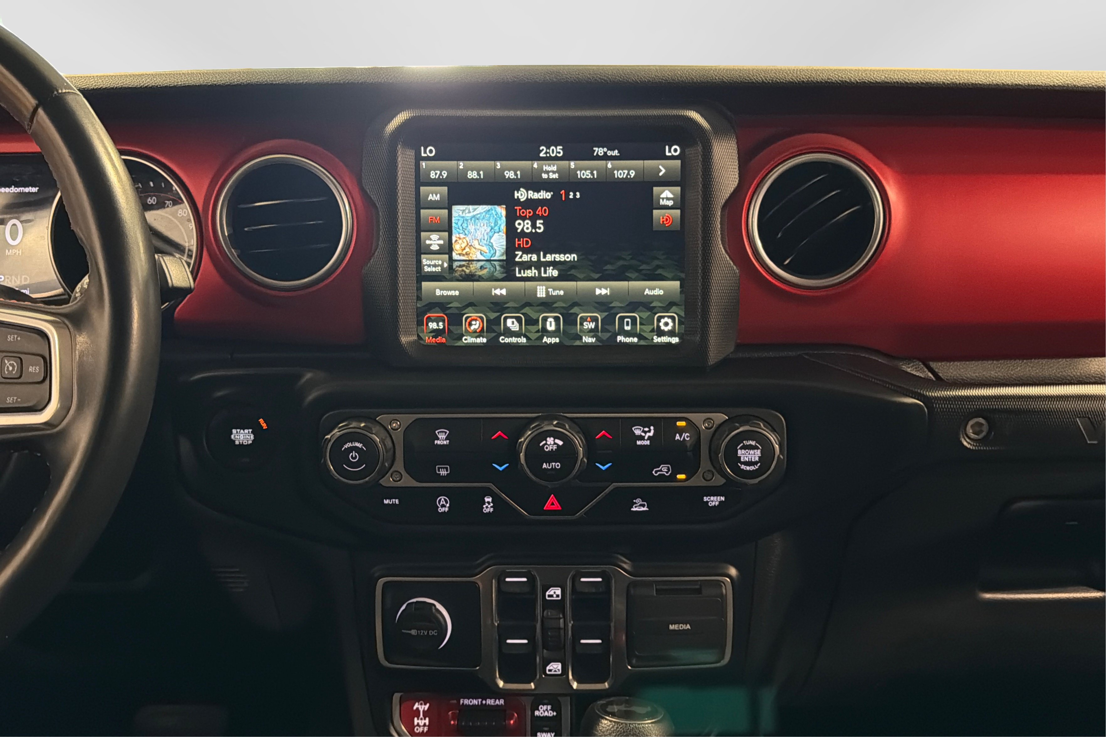 Used 2022 Jeep Wrangler Unlimited Rubicon AWD/4WD image 27