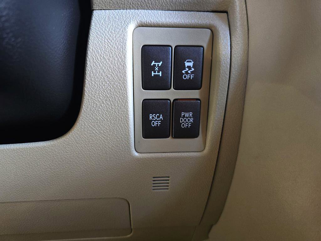 Used 2010 Lexus LX 570 4WD image 23