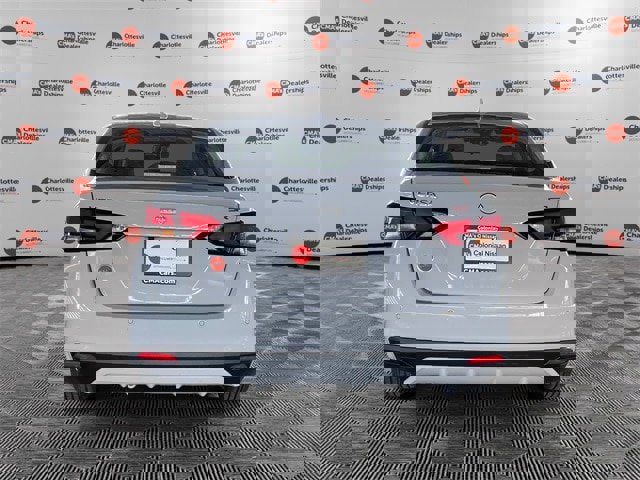 New 2025 Nissan Versa SR w/ Trunk Package image 4