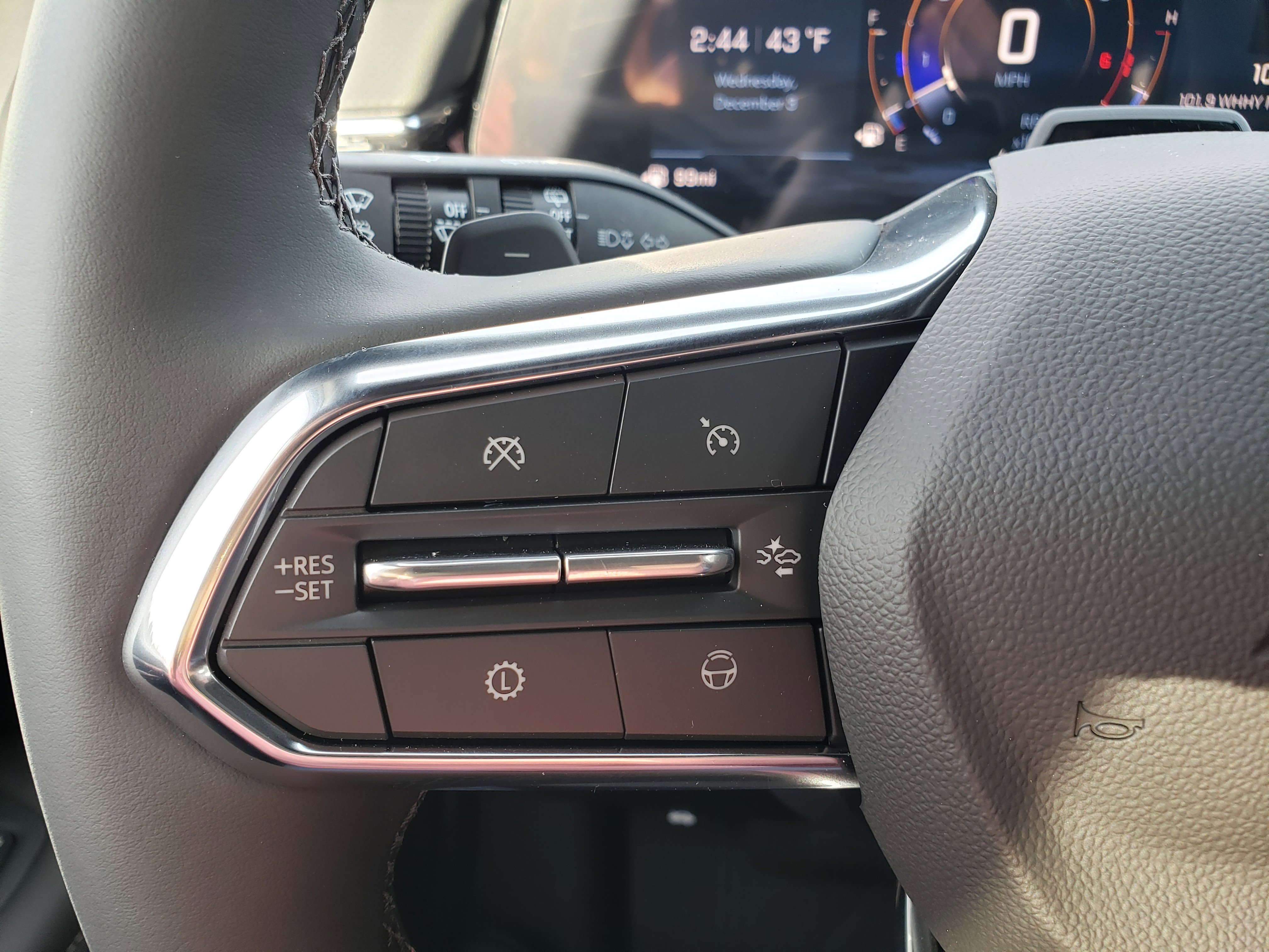 New 2026 Chevrolet Suburban Premier image 17