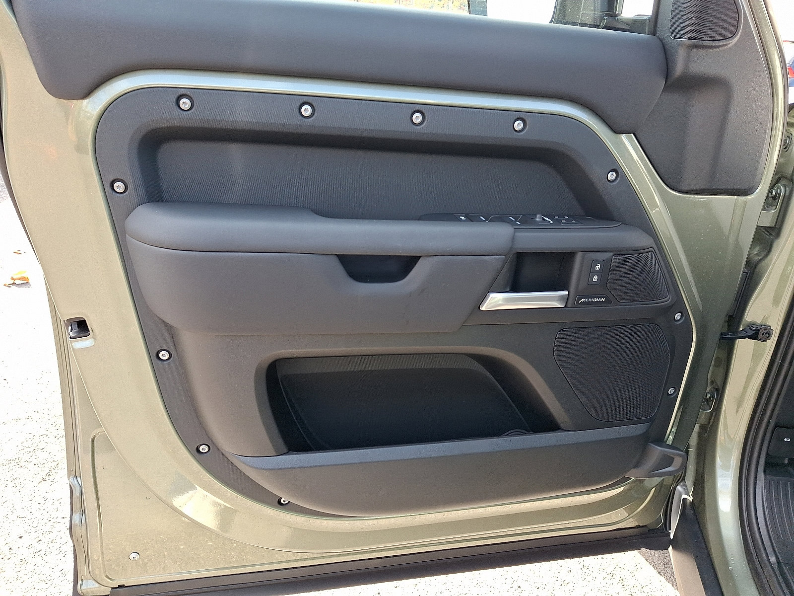 Used 2025 Land Rover Defender 110 S image 13