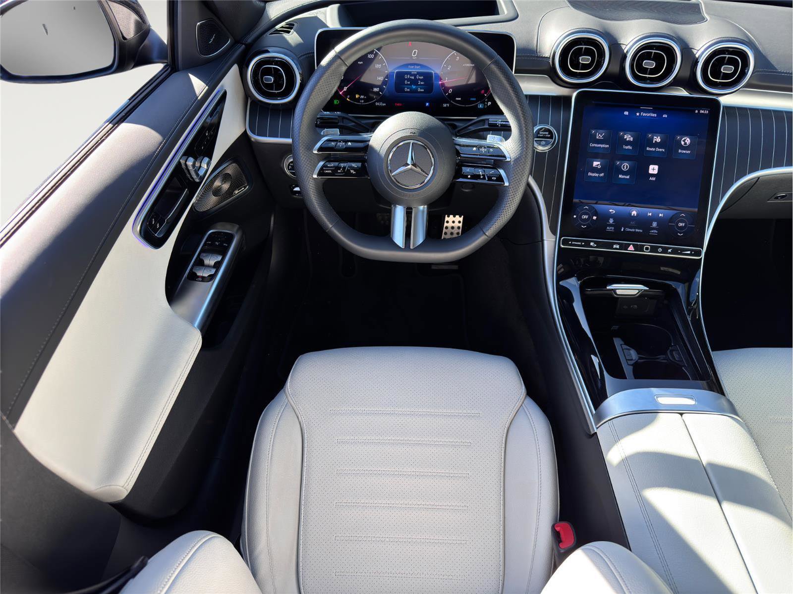 Used 2024 Mercedes-Benz C 300 4MATIC Sedan w/ Pinnacle Trim Package image 16