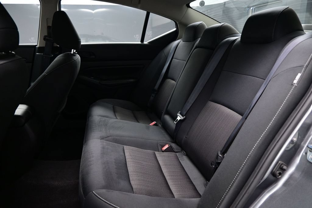 Used 2024 Nissan Altima 2.5 SV FWD image 24