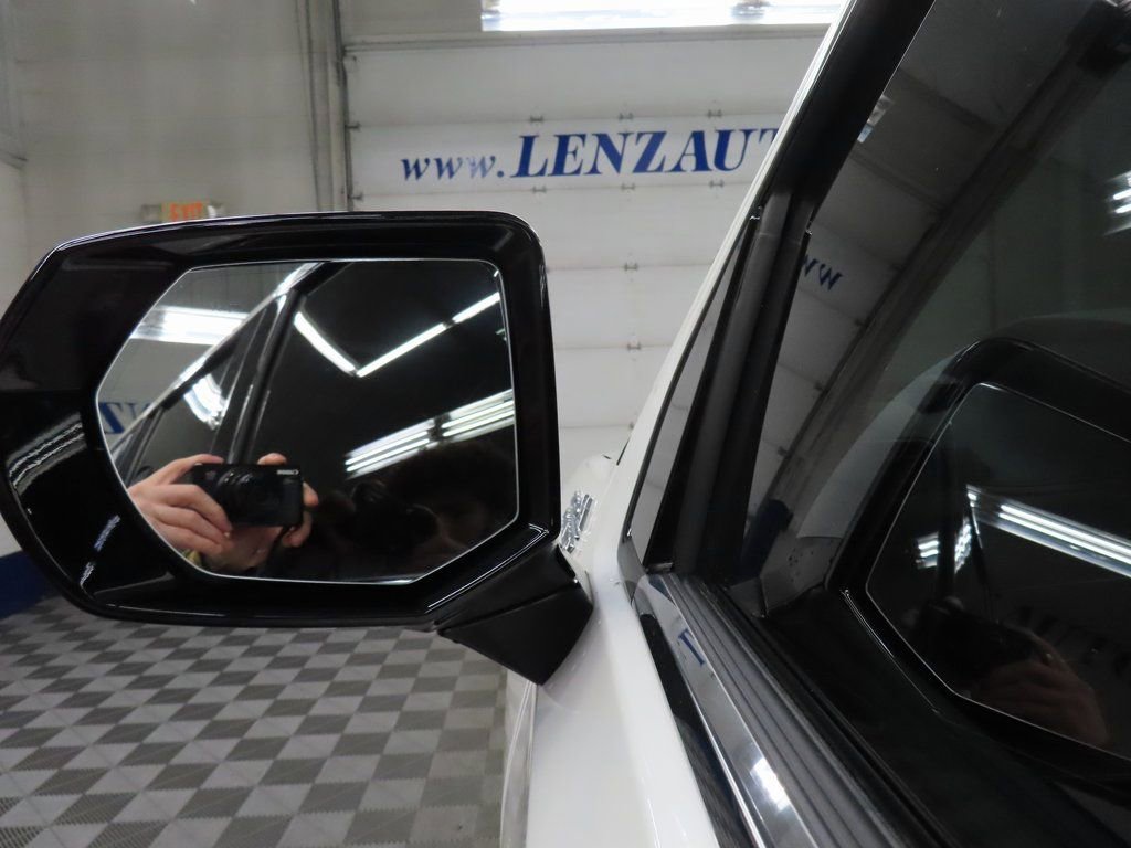 Used 2025 Chevrolet Suburban High Country AWD/4WD image 58