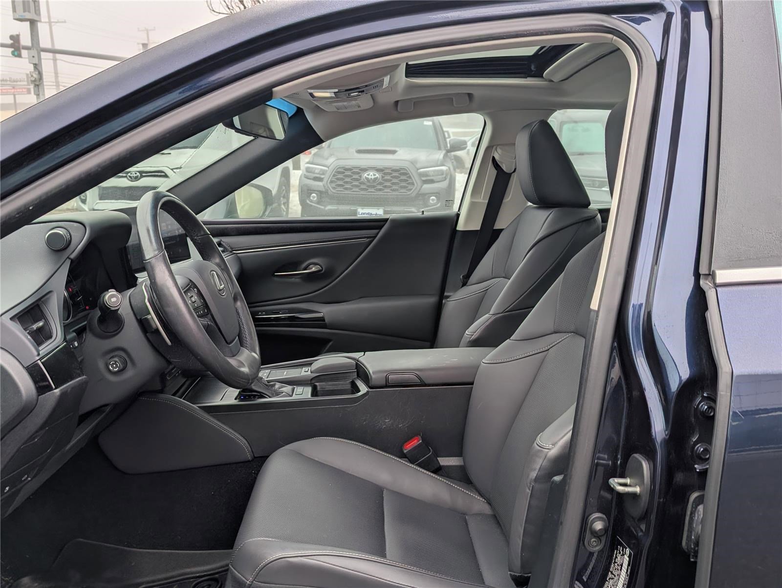 Used 2022 Lexus ES 350 350 FWD w/ Premium Package image 15