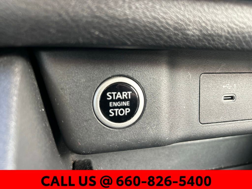 Used 2023 Nissan Rogue SV image 18