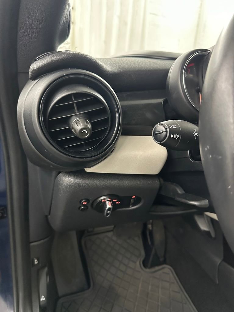Used 2019 MINI Cooper S image 14