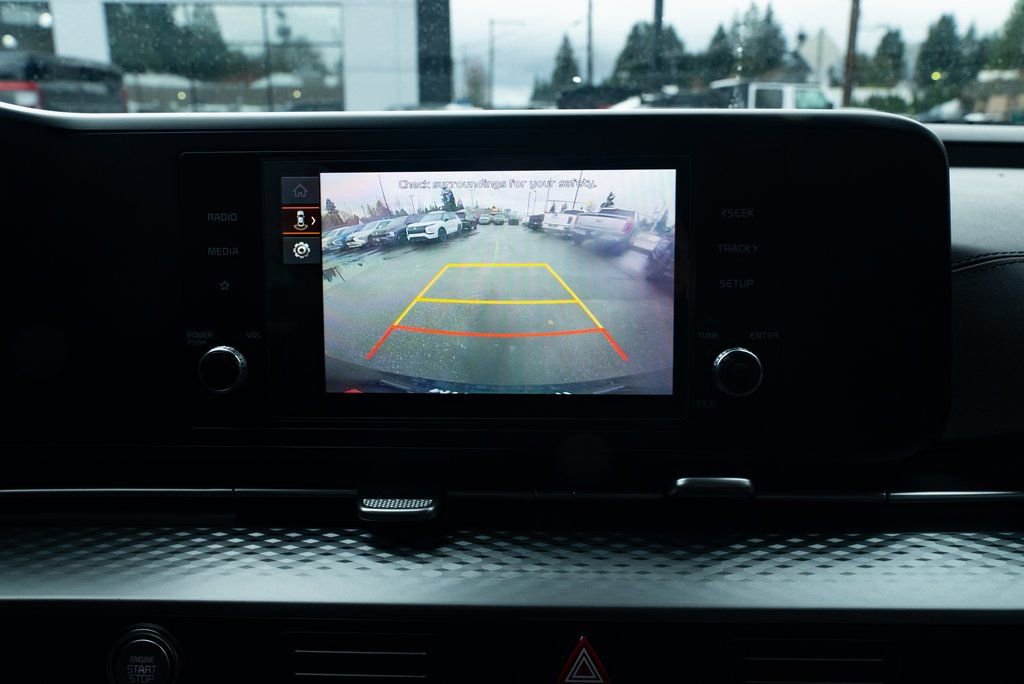 Used 2024 Kia Carnival LX FWD image 15