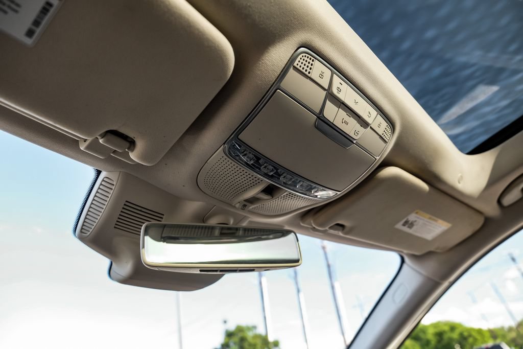 Used 2019 Mercedes-Benz S 560 Sedan image 23