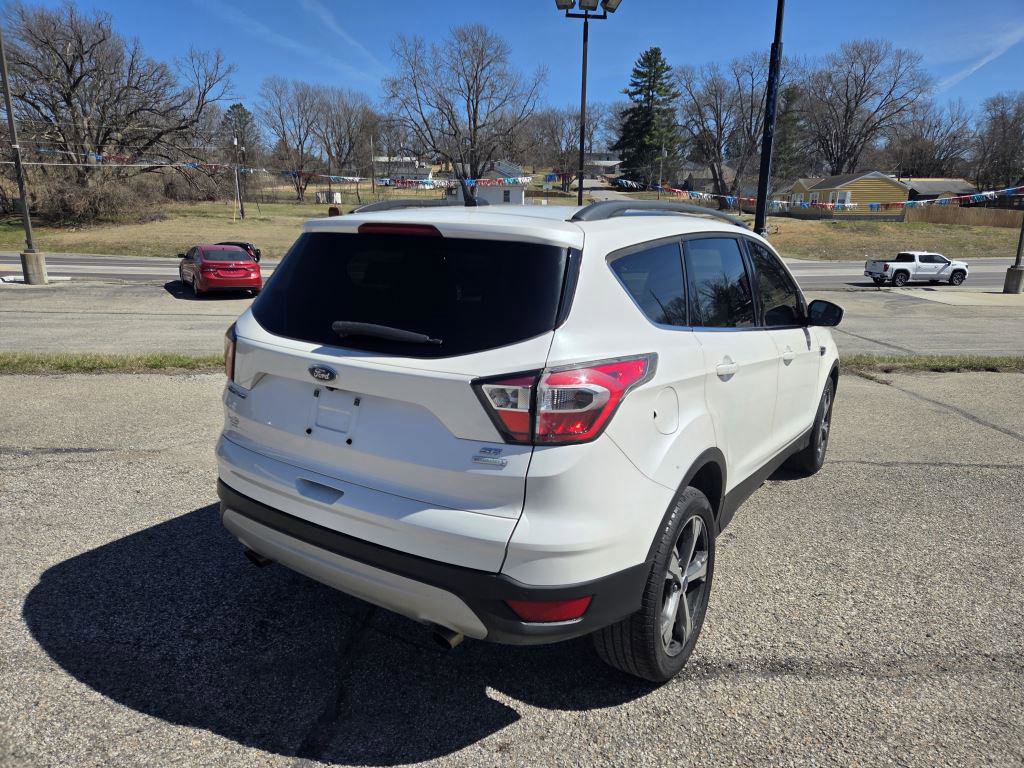 Used 2017 Ford Escape SE w/ SE Leather Comfort Package image 3