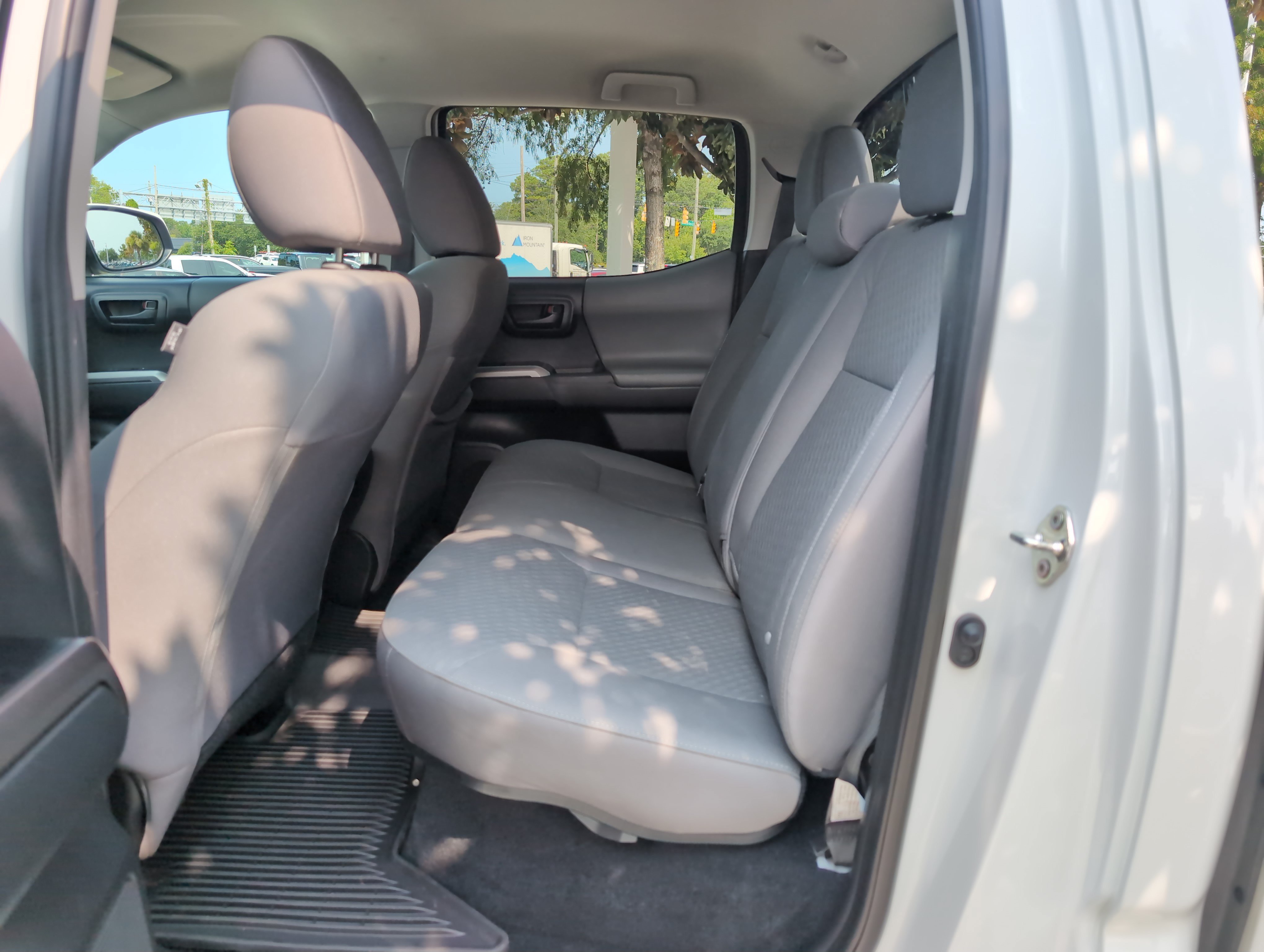Used 2023 Toyota Tacoma SR5 AWD/4WD image 30