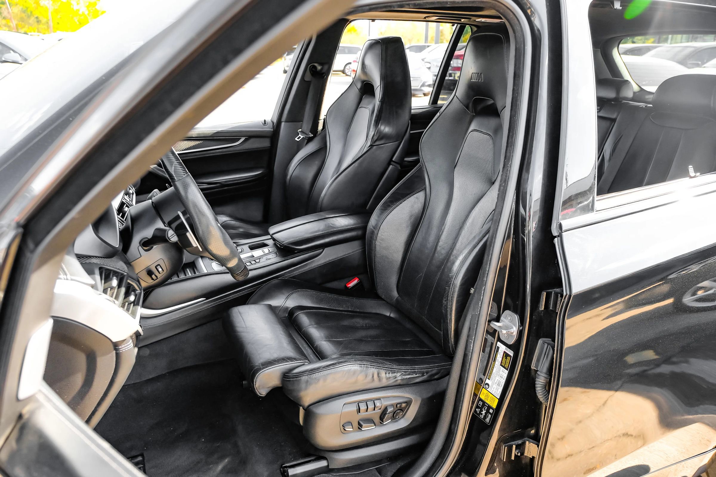 Used 2016 BMW X5 M image 40