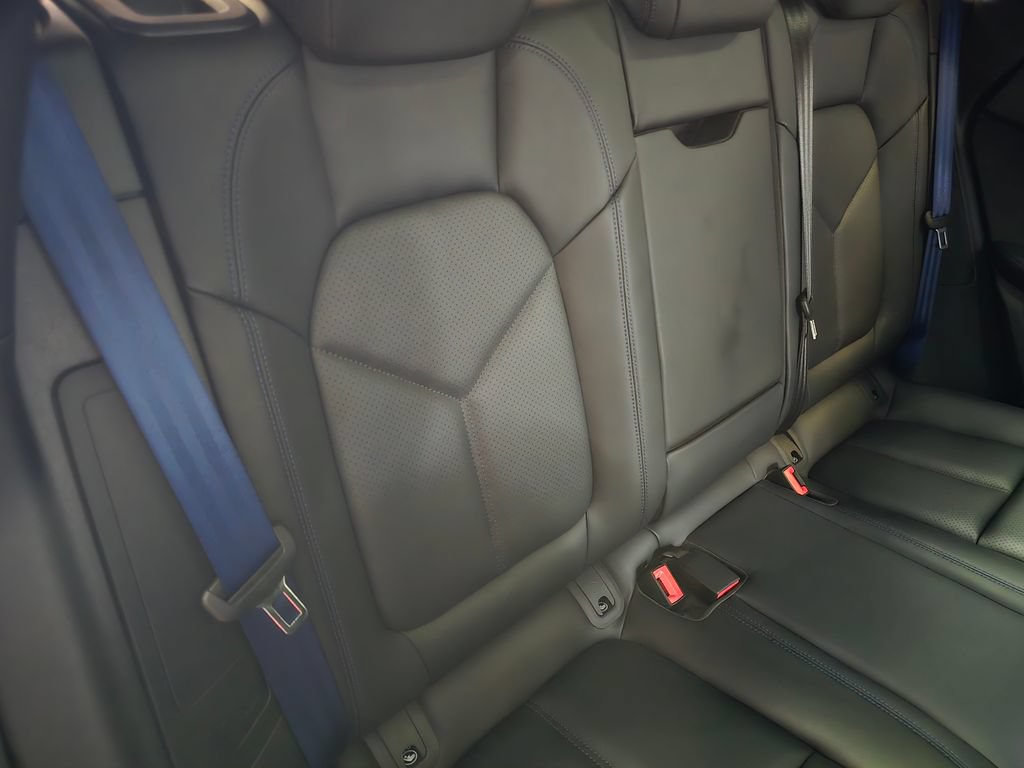 Certified 2026 Porsche Macan AWD/4WD image 16