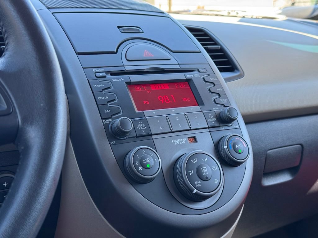 Used 2010 Kia Soul ! FWD image 15