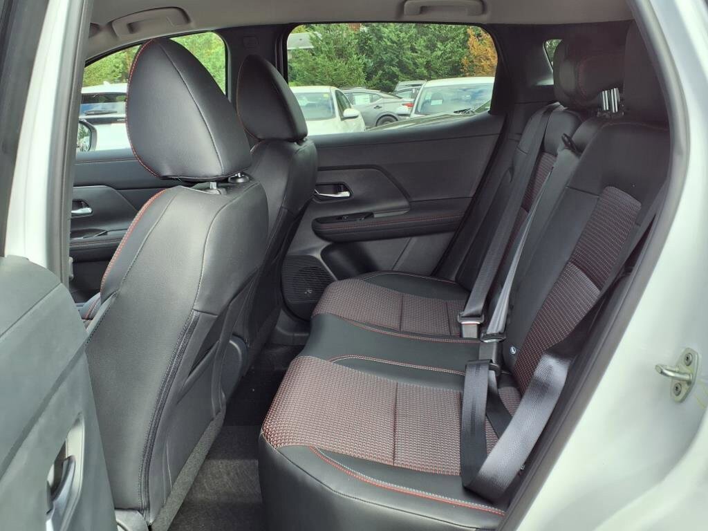 New 2025 Nissan Kicks SR FWD image 5