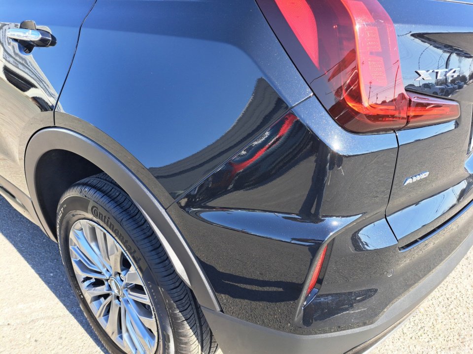 Used 2025 Cadillac XT4 Premium Luxury image 20