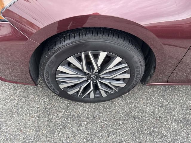 Used 2024 Nissan Altima 2.5 SV image 14